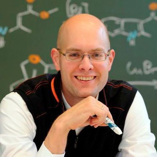 “I feel that our results are a breakthrough. It can have great importance for the efficient production of new molecules and, consequently, new drugs, crop protection agents and functional materials” is the assessment of Frank Glorius. “I feel that our results are a breakthrough. It can have great importance for the efficient production of new molecules and, consequently, new drugs, crop protection agents and functional materials” is the assessment of Frank Glorius.