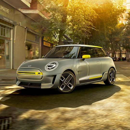 Mini präsentiert auf der IAA in Frankfurt mit dem „Electric Concept“ eine Studie des ersten reinelektrischen Mini. Mini präsentiert auf der IAA in Frankfurt mit dem „Electric Concept“ eine Studie des ersten reinelektrischen Mini.