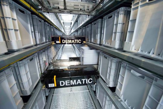 Mit einer eigenen Gesellschaft in Dubai-City will Dematic laut eigenen Angaben in Nahen Osten künftig mehr Lösungen wie das Dematic Multishuttle verkaufen. Mit einer eigenen Gesellschaft in Dubai-City will Dematic laut eigenen Angaben in Nahen Osten künftig mehr Lösungen wie das Dematic Multishuttle verkaufen.