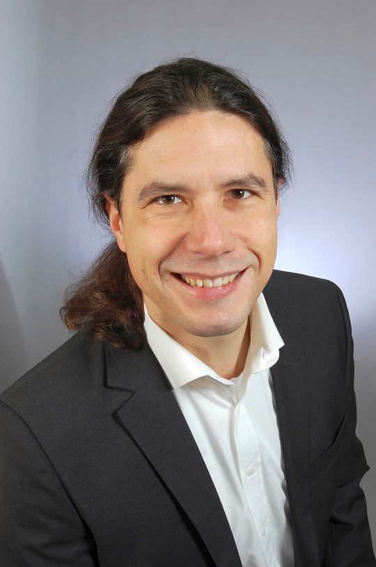 Stefan Hummel ist im Workstation Sales Technical Consultant Enterprise & Public Sector bei Lenovo tätig.