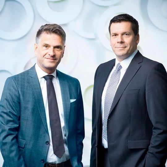„Die Geschäftsaktivitäten stellen eine ideale Ergänzung unseres Portfolios dar und stärken unsere Positionierung als unabhängiger Händler hochwertiger Stahlrohre in den dynamischen Wachstumsmärkten Maschinenbau, Konstruktion und Automotive“, so Hanns-Jörg Westendorf und Dr. Marcus Schubbe, Geschäftsführer der Hoberg & Driesch GmbH & Co. KG. „Die Geschäftsaktivitäten stellen eine ideale Ergänzung unseres Portfolios dar und stärken unsere Positionierung als unabhängiger Händler hochwertiger Stahlrohre in den dynamischen Wachstumsmärkten Maschinenbau, Konstruktion und Automotive“, so Hanns-Jörg Westendorf und Dr. Marcus Schubbe, Geschäftsführer der Hoberg & Driesch GmbH & Co. KG.