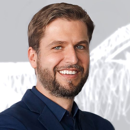 Tobias Sühlmann ist neuer Leiter Exterieur Design Kreativentwicklung bei Bugatti. Tobias Sühlmann ist neuer Leiter Exterieur Design Kreativentwicklung bei Bugatti.