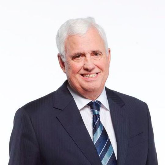 Dr. Hans-Peter Sieper, Gründer und geschäftsführender Gesellschafter der Elementar Analysensysteme GmbH, wechselt in den Aufsichtsrat. Dr. Hans-Peter Sieper, Gründer und geschäftsführender Gesellschafter der Elementar Analysensysteme GmbH, wechselt in den Aufsichtsrat.