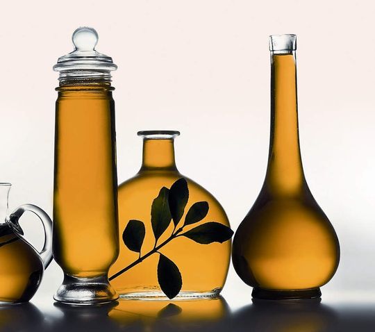 Abb.1: Öle und Fette unterliegen unter anderem Sauerstoff-bedingten Alterungsprozessen, durch die Oxidationsprodukte wie Aldehyde und Ketone entstehen. Abb.1: Öle und Fette unterliegen unter anderem Sauerstoff-bedingten Alterungsprozessen, durch die Oxidationsprodukte wie Aldehyde und Ketone entstehen.