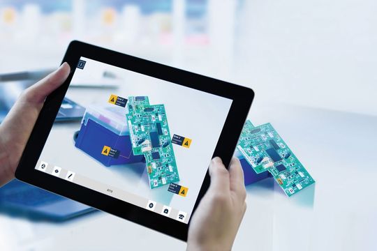 Augmented Reality in der
Elektronikfertigung:
Die Applikation „arra“ unterstützt bei der Reparatur fehlerhafter Platinen. Augmented Reality in der
Elektronikfertigung:
Die Applikation „arra“ unterstützt bei der Reparatur fehlerhafter Platinen.