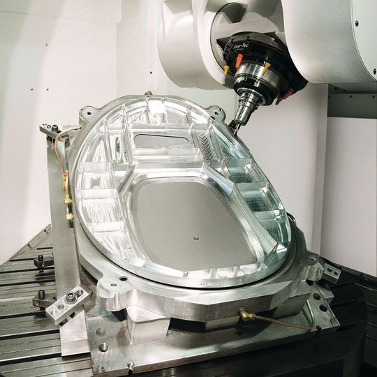 Step-Tec's motor spindles enable high-precision machining of large mould structures in one go. Step-Tec's motor spindles enable high-precision machining of large mould structures in one go.