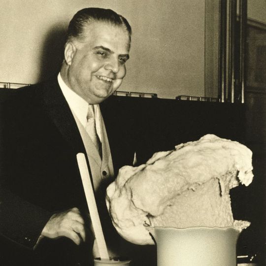 During a presentation, Otto Bayer demonstrates an experiment with polyurethane foam (1952). During a presentation, Otto Bayer demonstrates an experiment with polyurethane foam (1952).