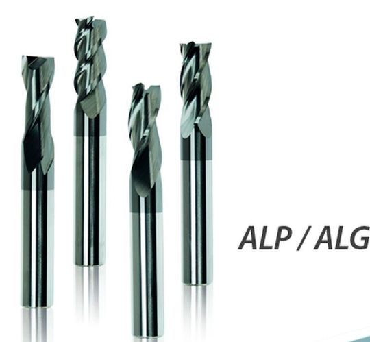 ZCC Cutting Tools stellt seine neuen VHM-Fräser (Bild) für die Aluminiumbearbeitung bei hohem Siliziumanteil im Werkstoff, sowie neuartige Werkzeughalter und Tangetialfräser ins Rampenlicht der EMO-Bühne. ZCC Cutting Tools stellt seine neuen VHM-Fräser (Bild) für die Aluminiumbearbeitung bei hohem Siliziumanteil im Werkstoff, sowie neuartige Werkzeughalter und Tangetialfräser ins Rampenlicht der EMO-Bühne.