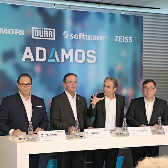 V.l.: Christian Thönes, Vorstandsvorsitzender der DMG Mori AG, Ralf W. Dieter, Vorstandsvorsitzender der Dürr AG, Karl-Heinz Streibich, Vorstandsvorsitzender der Software AG, und Thomas Spitzenpfeil, CFO und CIO der Zeiss-Gruppe. V.l.: Christian Thönes, Vorstandsvorsitzender der DMG Mori AG, Ralf W. Dieter, Vorstandsvorsitzender der Dürr AG, Karl-Heinz Streibich, Vorstandsvorsitzender der Software AG, und Thomas Spitzenpfeil, CFO und CIO der Zeiss-Gruppe.