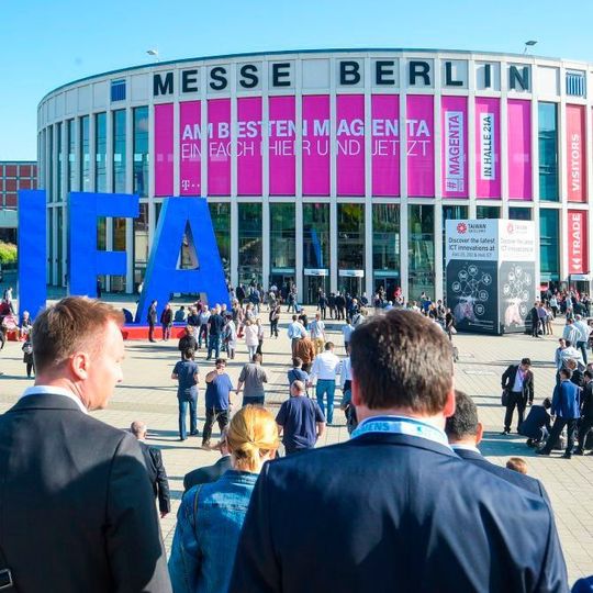 Der EIngang Süd der IFA 2017 in Berlin. Der EIngang Süd der IFA 2017 in Berlin.