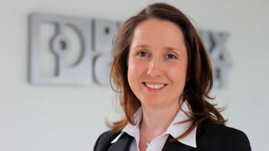 Sandra Klocke, Vice President der Business Unit Marking and Installation von Phoenix Contact, sieht in Epsilon eine Ideenschmiede. Sandra Klocke, Vice President der Business Unit Marking and Installation von Phoenix Contact, sieht in Epsilon eine Ideenschmiede.