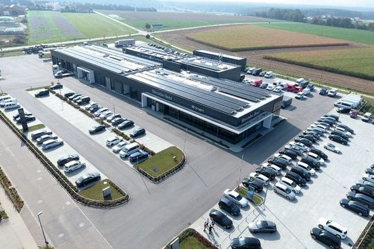 Der oberpfälzische Standort Wackersdorf der Firmengruppe Widmann eröffnete 2015. Der oberpfälzische Standort Wackersdorf der Firmengruppe Widmann eröffnete 2015.