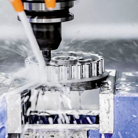 DMG Mori und Fuch Petrolub wollen gemeinsam neue Schmierstofflösungen und -services entwickeln. DMG Mori und Fuch Petrolub wollen gemeinsam neue Schmierstofflösungen und -services entwickeln.