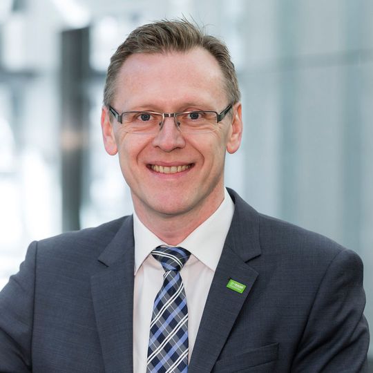 Michael Hoechel ist Direktor Digital Plant bei BASF und Beiratsmitglied des Smart Process Manufacturing Kongresses. Michael Hoechel ist Direktor Digital Plant bei BASF und Beiratsmitglied des Smart Process Manufacturing Kongresses.