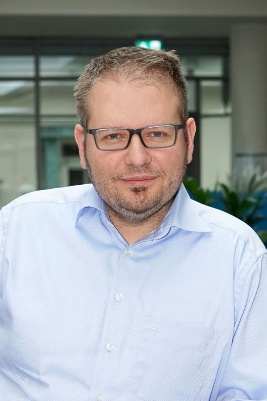 Holger Ritz, Leiter Produktmanagement, Oxaion: „Auf dem Weg zur erfolgreichen Systemvalidierung garantieren wir die softwareseitigen Voraussetzungen – sprich alle notwendigen Funktionen, intuitive Bedienerfreundlichkeit und durchgängige Prozesse in allen relevanten Bereichen.“ Holger Ritz, Leiter Produktmanagement, Oxaion: „Auf dem Weg zur erfolgreichen Systemvalidierung garantieren wir die softwareseitigen Voraussetzungen – sprich alle notwendigen Funktionen, intuitive Bedienerfreundlichkeit und durchgängige Prozesse in allen relevanten Bereichen.“
