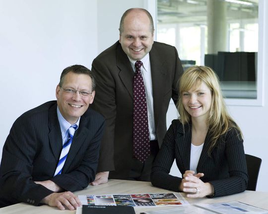 Paul Schmidt (Mitte) mit Eva Hell und Thomas Dammann Paul Schmidt (Mitte) mit Eva Hell und Thomas Dammann