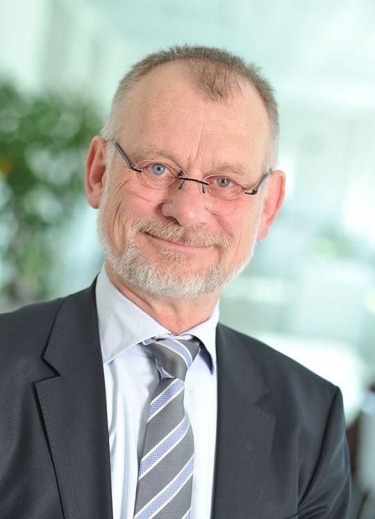 Claus A. Petersen ist neuer Präsident des Europäischen Komitees der Hersteller von Elektrischen Maschinen und Leistungselektronik CEMEP. Claus A. Petersen ist neuer Präsident des Europäischen Komitees der Hersteller von Elektrischen Maschinen und Leistungselektronik CEMEP.