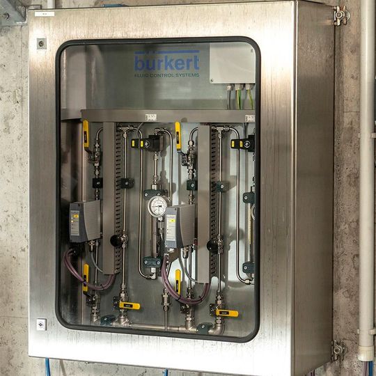 Das Gas-Dosier- und Regelsystem Typ 8615 von Bürkert ist modular aufgebaut. Das Gas-Dosier- und Regelsystem Typ 8615 von Bürkert ist modular aufgebaut.