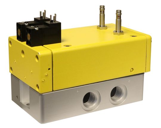 Die redundanten Zwillingsmagnetventile der Serie RSe sind für fehlersicheres Be- und Entlüften sowie sicheres Reversieren von Zylindern an pneumatisch gesteuerten Maschinen konzipiert. Die redundanten Zwillingsmagnetventile der Serie RSe sind für fehlersicheres Be- und Entlüften sowie sicheres Reversieren von Zylindern an pneumatisch gesteuerten Maschinen konzipiert.