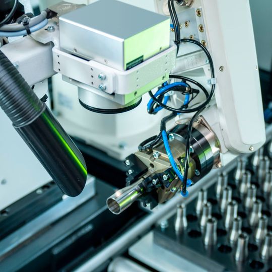 Eine Laseranlage Barracuda mit Palettenzuführung, Robotik und automatischer Abarbeitung – auf der Motek 2017 in Stuttgart zeigt Acsys die Vorteile dieser Maschinen. Eine Laseranlage Barracuda mit Palettenzuführung, Robotik und automatischer Abarbeitung – auf der Motek 2017 in Stuttgart zeigt Acsys die Vorteile dieser Maschinen.