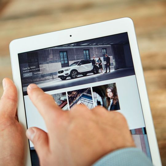Ab sofort bietet Volvo vorkonfigurierte XC40-Varianten samt Rundum-Sorglos-Paket für eine fixe Monatsrate als Abo an. Ab sofort bietet Volvo vorkonfigurierte XC40-Varianten samt Rundum-Sorglos-Paket für eine fixe Monatsrate als Abo an.