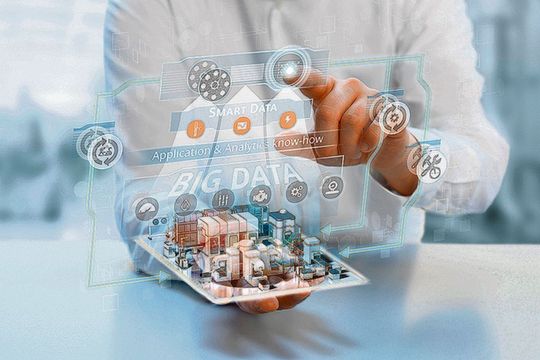Das Analysekonzept von Weidmüller, Industrial Analytics, analysiert die komplexen Vorgänge innerhalb einer Maschine für ein sinnvolle Vorhersagen. Das Analysekonzept von Weidmüller, Industrial Analytics, analysiert die komplexen Vorgänge innerhalb einer Maschine für ein sinnvolle Vorhersagen.