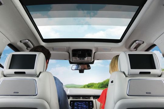 Webasto präsentiert auf der IAA Neuheiten für die Elektromobilität an einem Showcar.