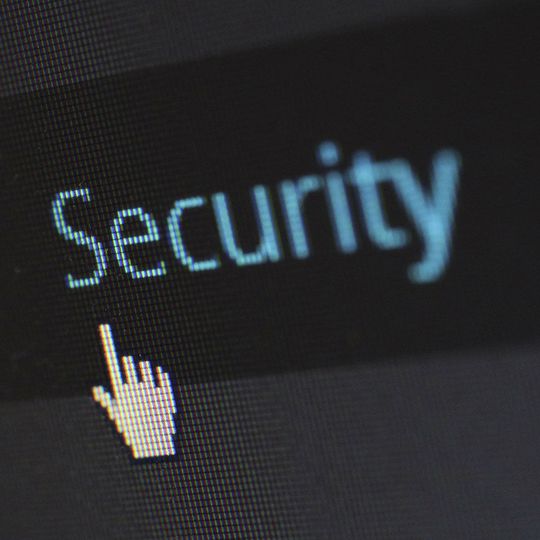 Sicherheitsrichtlinien dienen zur Umsetzung des IT-Sicherheitsanspruches von Institutionen. Sicherheitsrichtlinien dienen zur Umsetzung des IT-Sicherheitsanspruches von Institutionen.