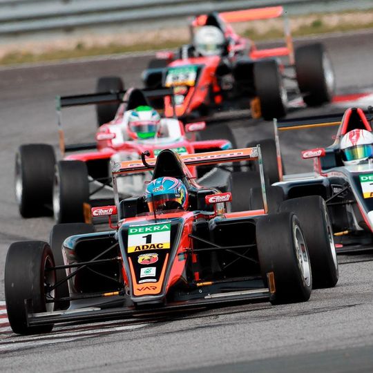 Abarth bleibt auch künftig Motorenpartner der deutschen ADAC Formel 4. Abarth bleibt auch künftig Motorenpartner der deutschen ADAC Formel 4.