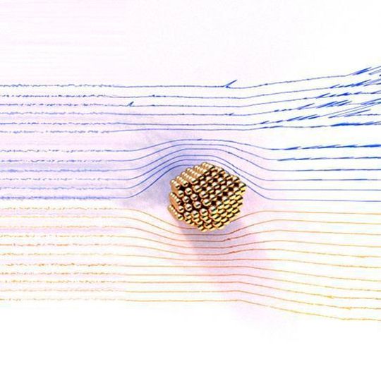 Die Auswertung des Tunnelstroms eines Rastertunnelmikroskops zeigt die aktiven Zentren eines Katalysators. Die Auswertung des Tunnelstroms eines Rastertunnelmikroskops zeigt die aktiven Zentren eines Katalysators.