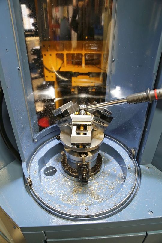 Plongée dans le coeur de la machine. Plongée dans le coeur de la machine.