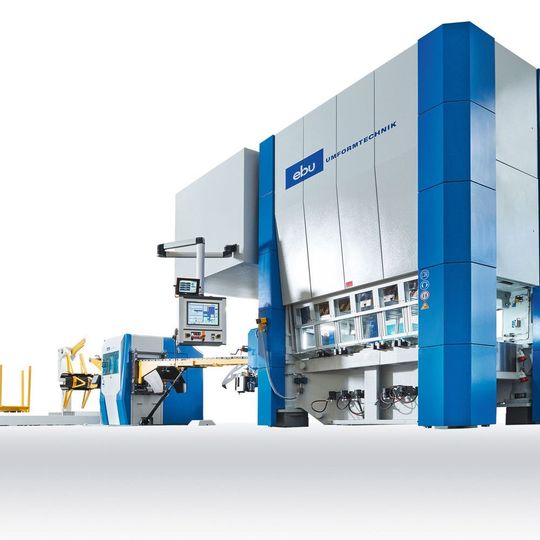 Auf der Blechexpo zeigt Ebu eine Komplettanlage, dazu gehört auch eine Bandanlage, die für die Bearbeitung von starkem Stahlblech konzipiert ist. Auf der Blechexpo zeigt Ebu eine Komplettanlage, dazu gehört auch eine Bandanlage, die für die Bearbeitung von starkem Stahlblech konzipiert ist.
