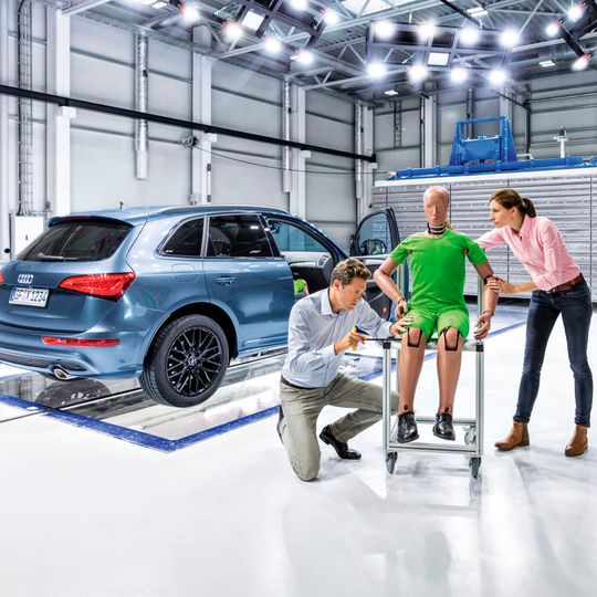 IAV hat mit der neuen Crashhalle schon das zweite eigene Sicherheitszentrum eröffnet. IAV hat mit der neuen Crashhalle schon das zweite eigene Sicherheitszentrum eröffnet.
