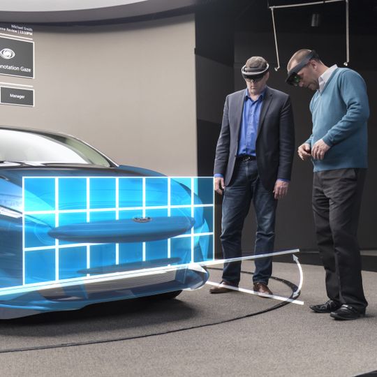 Ford testet den Einsatz von Mixed-Reality-Headsets. Mit dieser Darstellungstechnik soll die Entwicklungszeit verkürzt werden. Ford testet den Einsatz von Mixed-Reality-Headsets. Mit dieser Darstellungstechnik soll die Entwicklungszeit verkürzt werden.