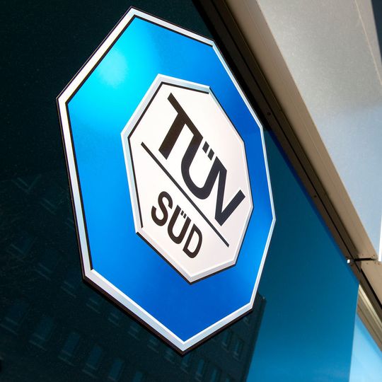 Der TÜV Süd rät zur schnellen Umstellung von ISO 9001 und ISO 14001. Der TÜV Süd rät zur schnellen Umstellung von ISO 9001 und ISO 14001.