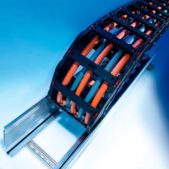 Murrplastik präsentiert das geräuschreduzierende Noiseless-Ablegewannensystem VAW 146. Murrplastik präsentiert das geräuschreduzierende Noiseless-Ablegewannensystem VAW 146.