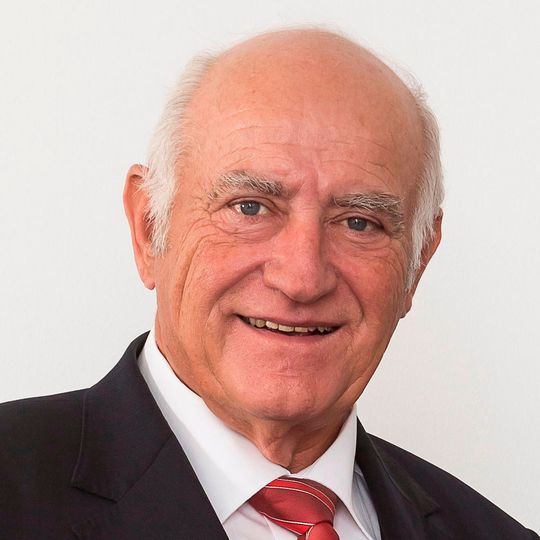 Unter seiner Führung entwickelte sich die Firma Baumüller zu einer weltweit agierenden Unternehmensgruppe. Baumüller-Seniorchef Günter Baumüller ist im Alter von 77 Jahren gestorben. Unter seiner Führung entwickelte sich die Firma Baumüller zu einer weltweit agierenden Unternehmensgruppe. Baumüller-Seniorchef Günter Baumüller ist im Alter von 77 Jahren gestorben.