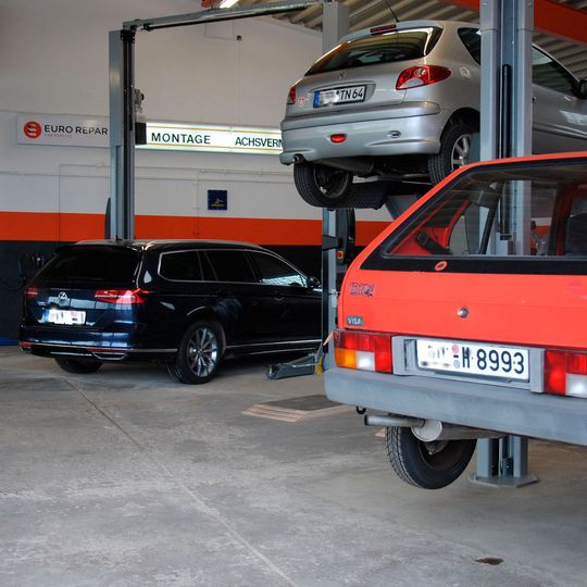 Neu in Mayen: Die Gebrüder Nett haben einen Euro Repar Car Service eröffnet. Neu in Mayen: Die Gebrüder Nett haben einen Euro Repar Car Service eröffnet.