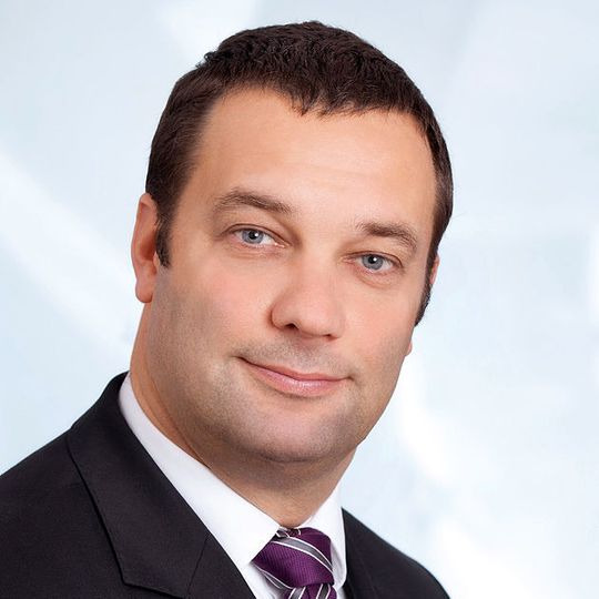 Ulrich Bach, Leiter der Personalabteilung, wurde zum 1.10.2017 in die Geschäftsführung der Iwis Gruppe berufen. Ulrich Bach, Leiter der Personalabteilung, wurde zum 1.10.2017 in die Geschäftsführung der Iwis Gruppe berufen.
