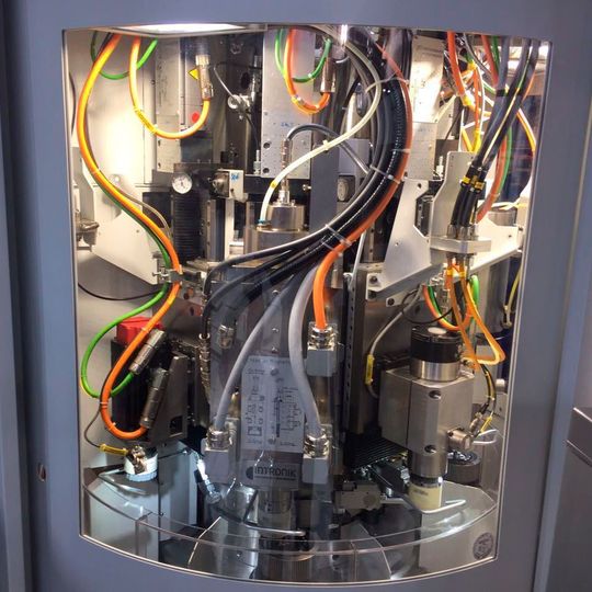 Die magnetisch gelagerte Spindel der Planfinish-Maschine Micro-Star IQ erlaubt eine mikrometergenaue Auslenkung. Die magnetisch gelagerte Spindel der Planfinish-Maschine Micro-Star IQ erlaubt eine mikrometergenaue Auslenkung.