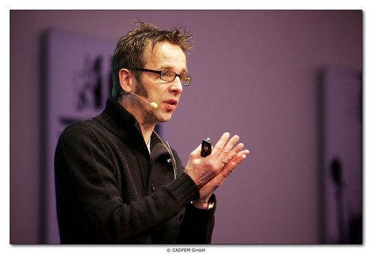 Christoph Gebhardt: „Der Digitale Zwilling ist ein digitales Abbild eines individuellen Produktes, das sein physisches Pendant ein Leben lang begleitet"