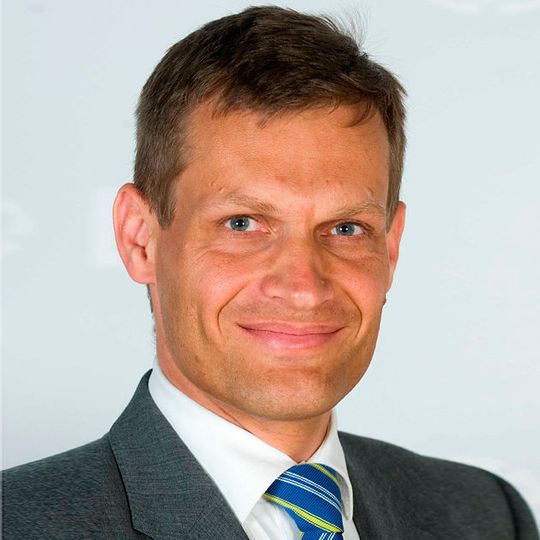 Dr. Kurt-Christian Scheel ist ab dem 1. Januar 2018 neuer Geschäftsführer des VDA. Scheel tritt die Nachfolge von Dr. Kay Lindemann an. Dr. Kurt-Christian Scheel ist ab dem 1. Januar 2018 neuer Geschäftsführer des VDA. Scheel tritt die Nachfolge von Dr. Kay Lindemann an.