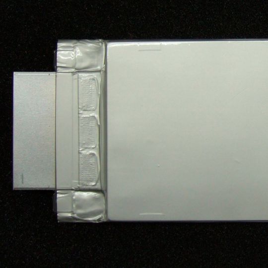 Toshiba hat laut eigener Angaben eine Batterie entwickelt, die sich in sechs Minuten laden lässt. Toshiba hat laut eigener Angaben eine Batterie entwickelt, die sich in sechs Minuten laden lässt.
