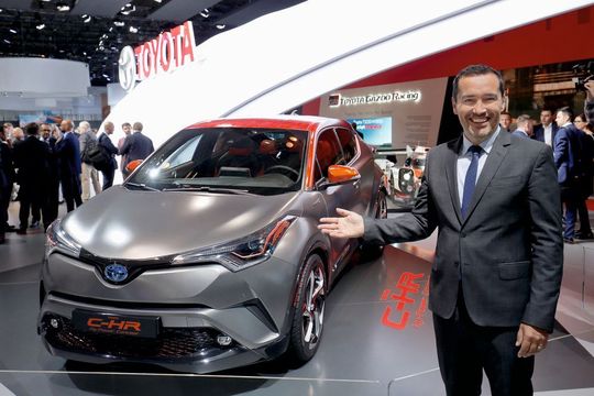 Toyota-Deutschland-Präsident Tom Fux hatte auf der IAA allen Grund zur Freude: Die Zahlen stimmen.