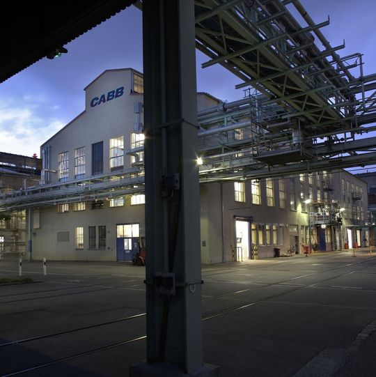Am Produktionsstandort Gersthofen haben Bilfinger und Cabb ein Digitalisierungs-Projekt gestartet. Am Produktionsstandort Gersthofen haben Bilfinger und Cabb ein Digitalisierungs-Projekt gestartet.