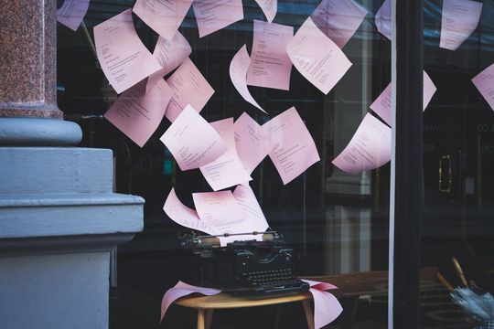 Flyer sind seit Jahrhunderten ein beliebtes Mittel, um Kunden zu informieren. Schon früher wurden Flugblätter verwendet, um für Angebote zu werben. Flyer sind seit Jahrhunderten ein beliebtes Mittel, um Kunden zu informieren. Schon früher wurden Flugblätter verwendet, um für Angebote zu werben.