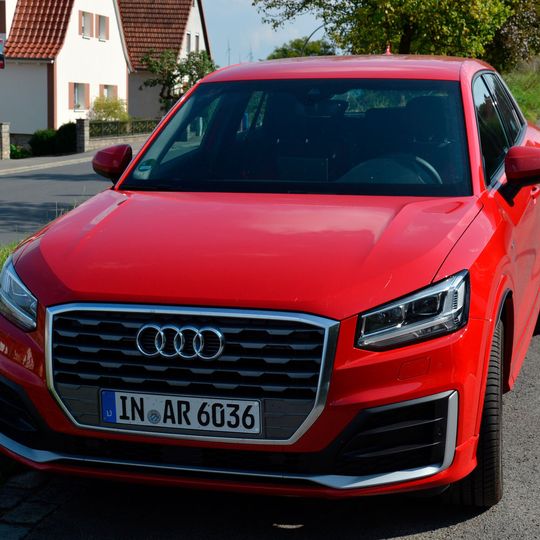Unter dem Motto „Auf zu neuen Abenteuern“ führte Audi den Q2 vor rund einem Jahr im Handel ein. Unter dem Motto „Auf zu neuen Abenteuern“ führte Audi den Q2 vor rund einem Jahr im Handel ein.