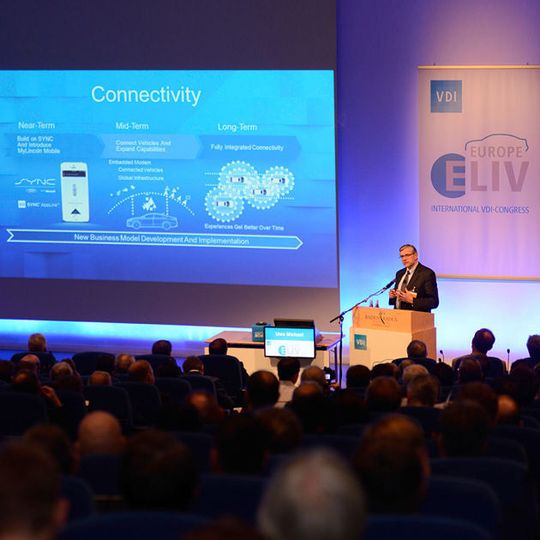 Im Fokus des diesjährigen VDI-Kongress ELIV (ELectronics In Vehicles) am 18. und 19. Oktober 2017 stehen Elektromobilität, Automatisiertes Fahren und Connected Cars. Im Fokus des diesjährigen VDI-Kongress ELIV (ELectronics In Vehicles) am 18. und 19. Oktober 2017 stehen Elektromobilität, Automatisiertes Fahren und Connected Cars.