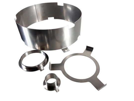 Zulieferer MARTIN ist in der Lage, sehr wirtschaftlich Bleche mit Dicken ab 0,025 mm zu schneiden und durch die weitere Bearbeitung auf seinen CNC-Biegemaschinen zu hochwertigen Bauteilen umzuformen. Zulieferer MARTIN ist in der Lage, sehr wirtschaftlich Bleche mit Dicken ab 0,025 mm zu schneiden und durch die weitere Bearbeitung auf seinen CNC-Biegemaschinen zu hochwertigen Bauteilen umzuformen.