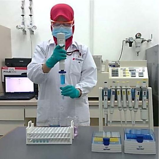 Animal feed analysis at Sumitomo's research base in Malaysia. Animal feed analysis at Sumitomo's research base in Malaysia.